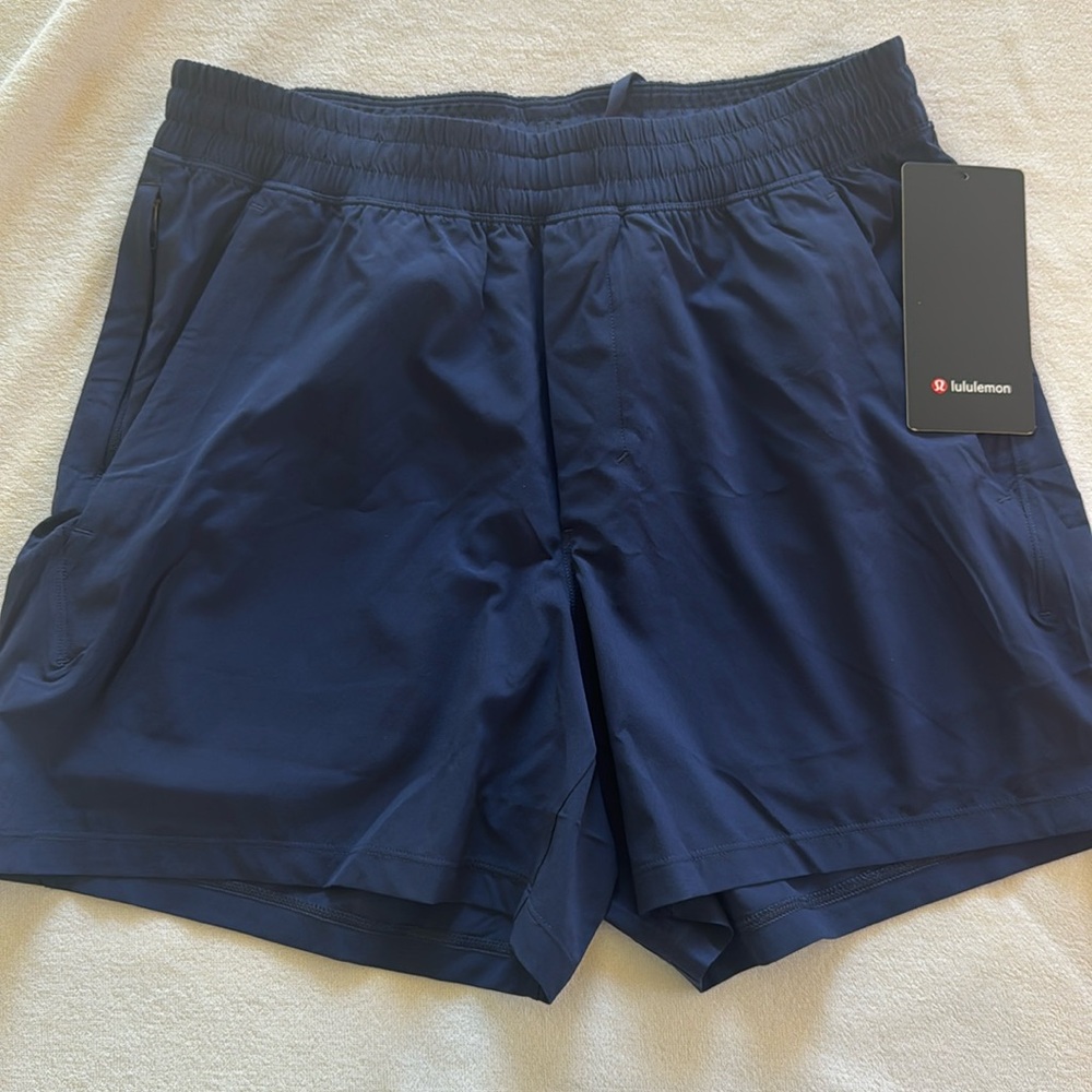 Lululemon men’s Pace Breaker Shorts 5’’ szM